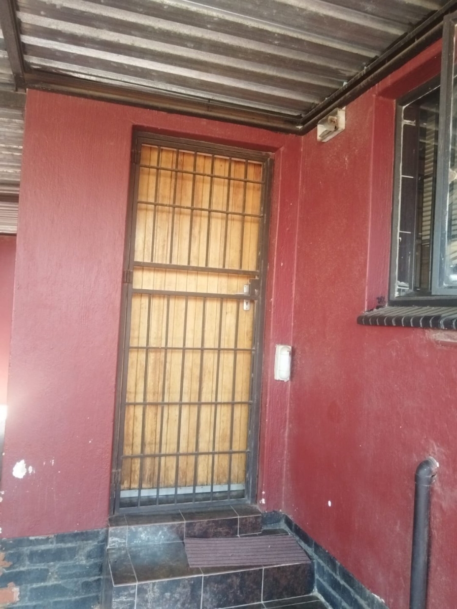 To Let 3 Bedroom Property for Rent in Lebanon North West